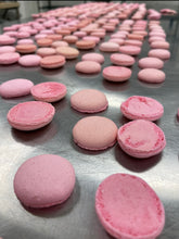 Load image into Gallery viewer, Macaron - Strawberry
