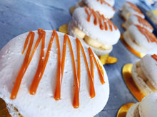 Load image into Gallery viewer, Macaron - Giant Salted Caramel
