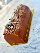 Load image into Gallery viewer, Chestnut and Black Currant Log - Gluten Free- (10 ppl)
