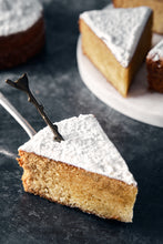 Load image into Gallery viewer, Olive Oil Cake - 8&quot;
