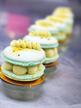 Load image into Gallery viewer, Macaron - Giant Pistachio
