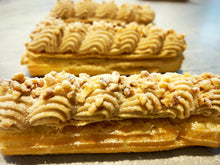 Load image into Gallery viewer, Éclair - Hazelnut
